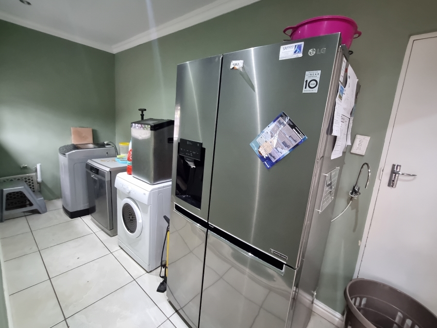 To Let 3 Bedroom Property for Rent in Soneike Western Cape